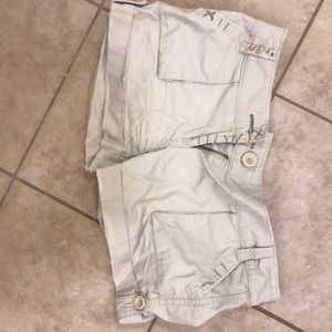 BKE khaki shorts size 28